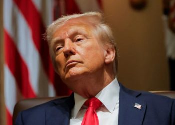 ১০০% শুল্কারোপে ইইউকে আহ্বান ট্রাম্পের চীন ও ভারতের বিরুদ্ধে