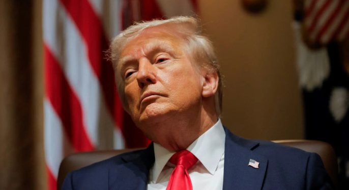 ১০০% শুল্কারোপে ইইউকে আহ্বান ট্রাম্পের চীন ও ভারতের বিরুদ্ধে