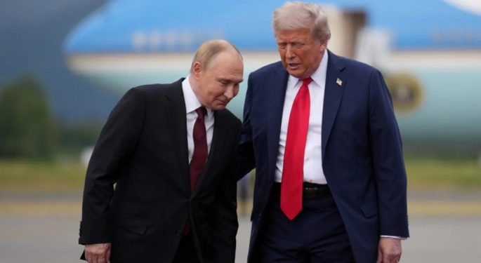 “ব্যাংক ও জ্বালানিতে নিষেধাজ্ঞার ইঙ্গিত, পুতিনকে হুঁশিয়ারি ট্রাম্পের”