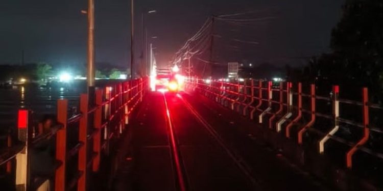 দীর্ঘদিন যাবৎ অন্ধকারে কালুরঘাট সেতু