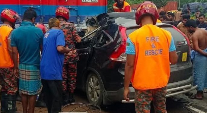 চট্টগ্রামের মিরসরাইয়ে বাবা-মেয়ে নিহত সড়ক দুর্ঘটনায়, আহত ৪