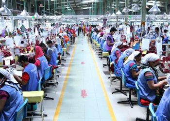 মার্কিন ক্রেতাদের চাপ: বাড়তি শুল্কের বোঝা আংশিক বহনে বাধ্য বাংলাদেশি রপ্তানিকারকরা