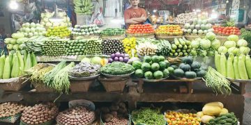 সবজির দাম স্থিতিশীল নয়, ডিম-মুরগির বাজারেও নতুন ঊর্ধ্বগতি