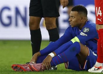 এমবাপ্পেকে পাচ্ছে না ফ্রান্স বিশ্বকাপ ‘নিশ্চিতের ম্যাচে’