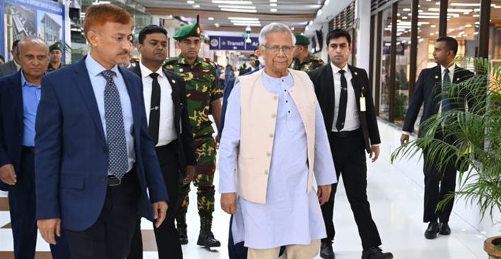 প্রধান উপদেষ্টা ইতালির পথে