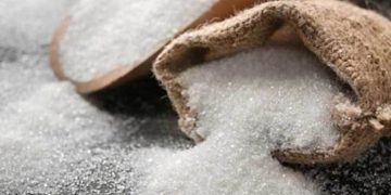 বাজার স্থিতিশীল রাখতে ১৫ হাজার টন চিনি কিনবে সরকার