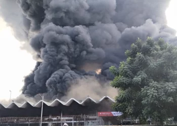 ফ্লাইট চলাচল সাময়িক স্থগিত শাহজালাল বিমানবন্দরে