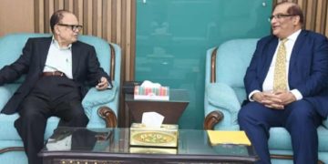 পণ্যবাহী জাহাজ আসছে করাচি থেকে সরাসরি চট্টগ্রাম বন্দরে: খাদ্য উপদেষ্টা