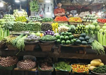 সবজির দামে স্বস্তি, কমছে ডিম-মুরগির চাপও