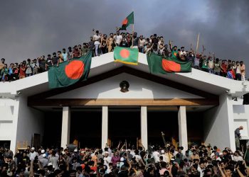 জুলাই অভ্যুত্থানে আহতদের সহায়তায় ৫ লাখ টাকা অনুদান ও ঋণ