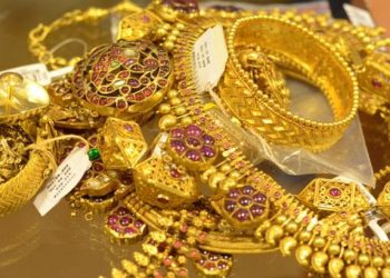 সোনার দাম কমলো ১০ হাজার টাকা