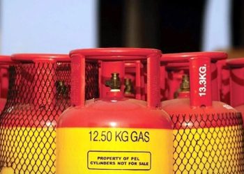 মঙ্গলবার জানা যাবে এলপিজির দাম বাড়বে নাকি কমবে