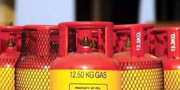 মঙ্গলবার জানা যাবে এলপিজির দাম বাড়বে নাকি কমবে