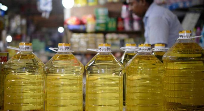 আমদানি বেড়েছে, তবু খাতুনগঞ্জে পাম অয়েলের দাম অস্থির