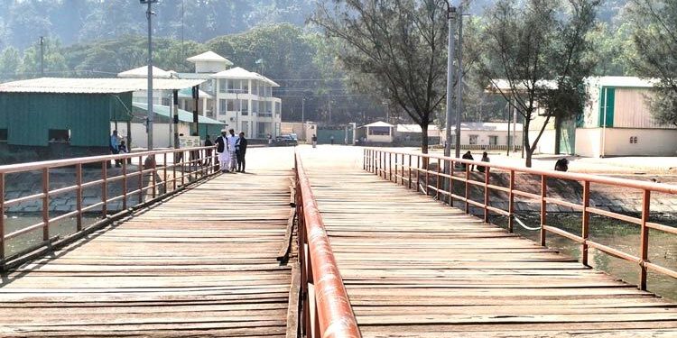 ৭ মাস ধরে বন্ধ আমদানি-রপ্তানি টেকনাফ বন্দরে