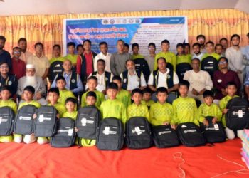 দেবশিশুদের পাশে দাড়াল লায়ন্স ও লিও ক্লাব অব চিটাগং সেঞ্চুরিয়ান