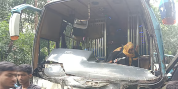 চকরিয়ায় বাস-মাইক্রোবাস সংঘর্ষে ৫ জনের মর্মান্তিক মৃত্যু