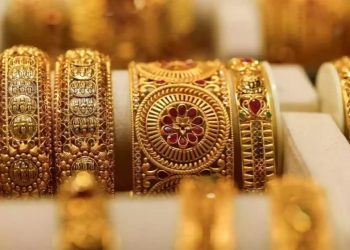 দেশের বাজারে কমলো সোনার দাম