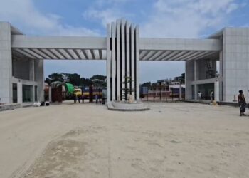 বাণিজ্য সংকটে বেনাপোল, আমদানি হ্রাস ৭৫ হাজার টন ছাড়াল