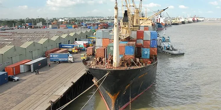 ধারাবাহিকভাবে কমছে রপ্তানি আয়, অক্টোবরে পতন ৭.৪৩ শতাংশ