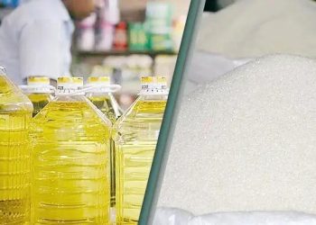 সরকার ১৬৪ টাকায় সয়াবিন তেল ও ৯৫ টাকায় চিনি কিনছে