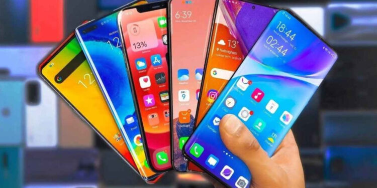 কম দামে মোবাইল কেনার সুযোগ খুঁজছেন ক্রেতারা