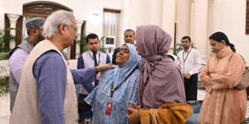 প্রধান উপদেষ্টার সাক্ষাৎ ওসমান হাদির পরিবারের সাথে