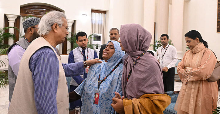 প্রধান উপদেষ্টার সাক্ষাৎ ওসমান হাদির পরিবারের সাথে