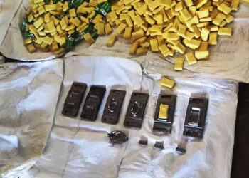 সাবানের কারখানা রিক্সার গ্যারেজে