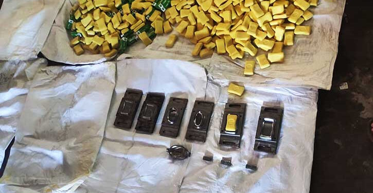 সাবানের কারখানা রিক্সার গ্যারেজে