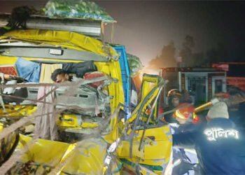 ট্রাকের সাথে ট্রাকের সংঘর্ষে নিহত ১