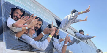 ১২ বন্দিকে মুক্তি দিয়েছে ইসরায়েল গাজা থেকে