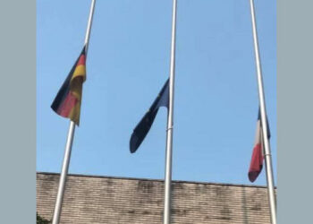 ফ্রাঙ্কো-জার্মান দূতাবাসের পতাকা অর্ধনমিত হাদির মৃত্যুতে