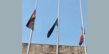 ফ্রাঙ্কো-জার্মান দূতাবাসের পতাকা অর্ধনমিত হাদির মৃত্যুতে