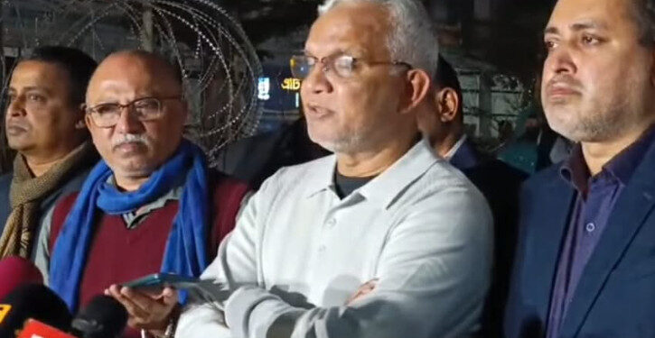 অত্যন্ত জটিল-সংকটময় মুহূর্ত পার করছেন খালেদা জিয়া: ড: জাহিদ