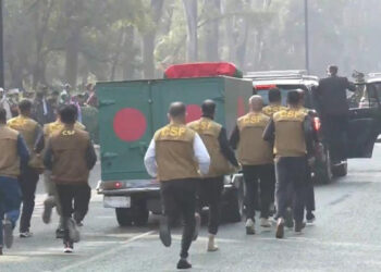 খালেদা জিয়ার মরদেহ জিয়া উদ্যানের পথে