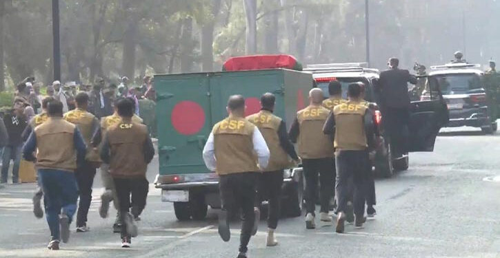 খালেদা জিয়ার মরদেহ জিয়া উদ্যানের পথে