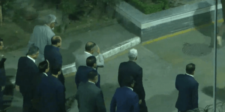 এভারকেয়ারে তারেক রহমান মাকে দেখতে