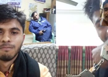 গ্রেফতার হওয়া ছাত্রলীগ নেতা থানায় ঘুমন্ত পুলিশের সঙ্গে সেলফি!