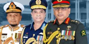 অসুস্থ খালেদাকে দেখতে গেলেন তিন বাহিনীর প্রধান