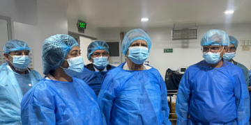 এভারকেয়ারে খালেদা জিয়াকে দেখতে গেলেন প্রধান উপদেষ্টা