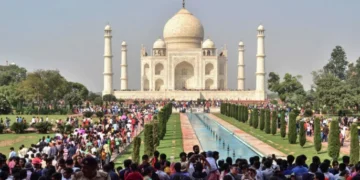 ভারতে বিদেশি পর্যটক গমনে দ্বিতীয় স্থানে বাংলাদেশ