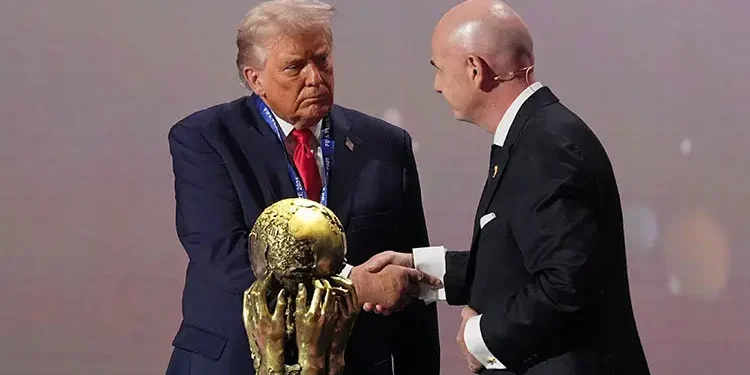প্রথম ফিফা শান্তি পুরস্কার পেলেন ডোনাল্ড ট্রাম্প