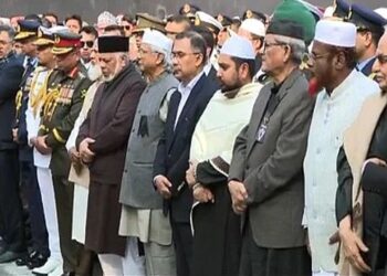 যারা ছিলেন খালেদা জিয়ার জানাজার সামনে