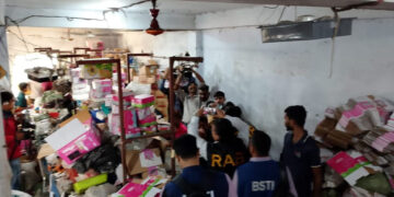 কদমতলীতে অনুমোদনবিহীন বৈদ্যুতিক সরঞ্জাম জব্দ, ১২ লাখ টাকা জরিমানা