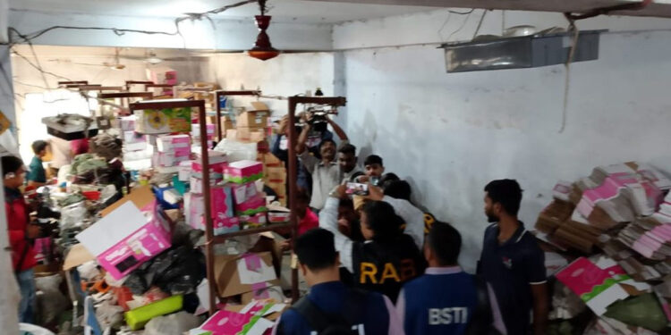 কদমতলীতে অনুমোদনবিহীন বৈদ্যুতিক সরঞ্জাম জব্দ, ১২ লাখ টাকা জরিমানা