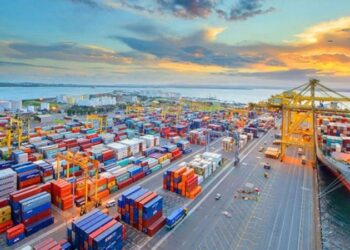 এইবার বড় পতনের মুখে দেশের রপ্তানিখাত