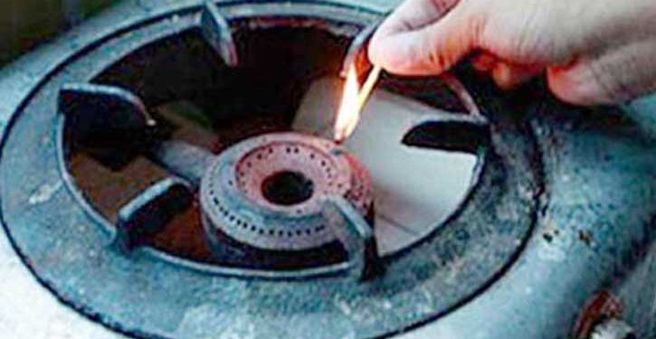 রাজধানীর বিভিন্ন এলাকায় গ্যাসের মারাত্মক স্বল্পচাপ