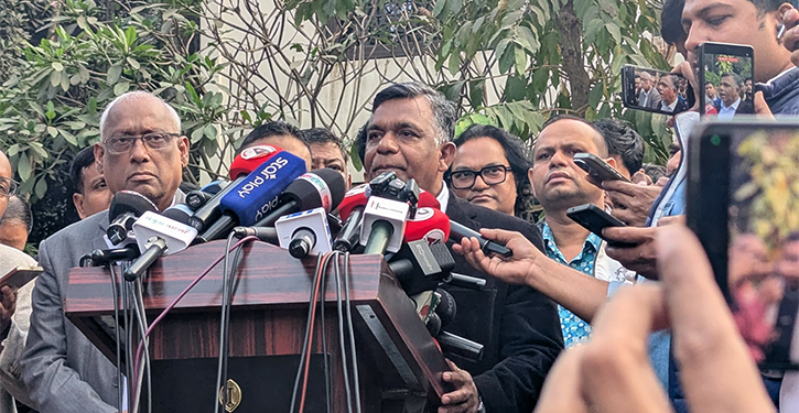 ভারতে না খেলতে অনড় বাংলাদেশ