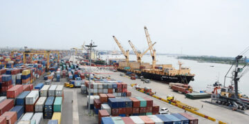 চট্টগ্রাম বন্দরে ওঠা-নামা বন্ধ পণ্য